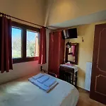 Villa Optasia Karpenísion