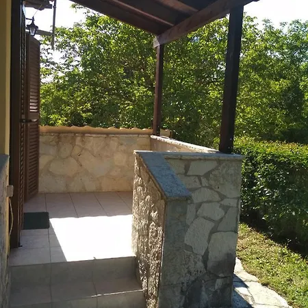Optasia Villa Karpenísion