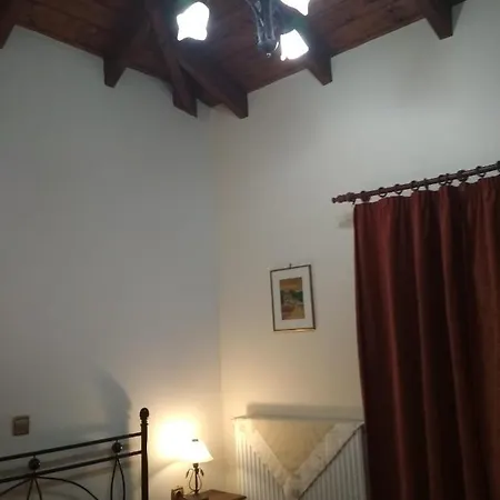Villa Optasia Karpenísion