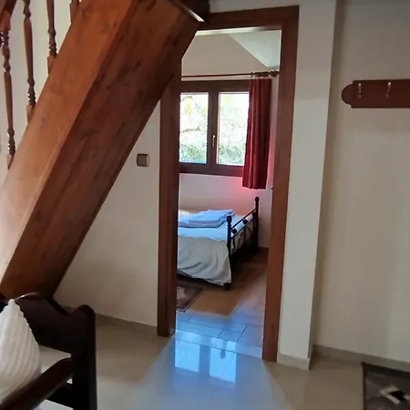 Optasia Villa Karpenísion
