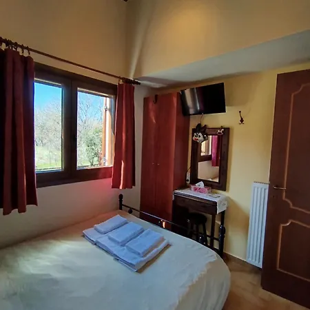Villa Optasia Karpenísion